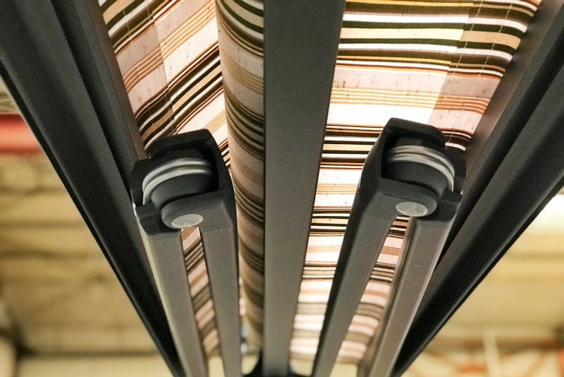 Système de stores intégrés assurant protection solaire, confort thermique et finition élégante.